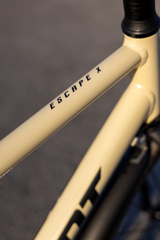 ジャイアント　エスケープ X3