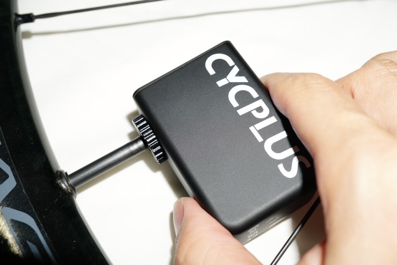 電動ポンプを樹脂バルブに直結