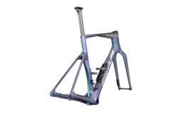 BMC チームマシン R01 新色