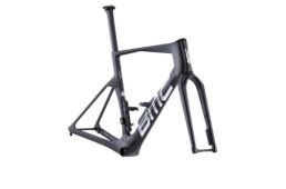 BMC チームマシン R01 新色