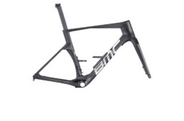 BMC チームマシン R01 新色