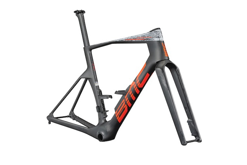 BMC チームマシン R01 新色