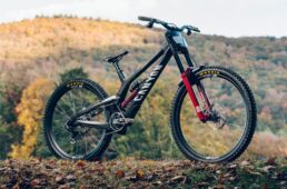 ボクサーとビビッドコイル搭載バイク