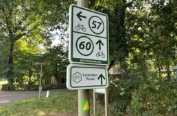 オランダの自転車専用レーンの案内板