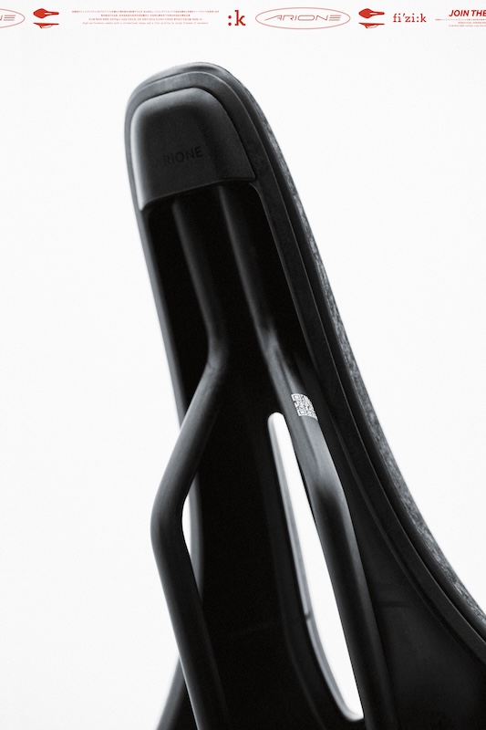 フィジーク　アリオネ