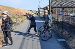 散歩中のご婦人に呼び止められるシシャチョー