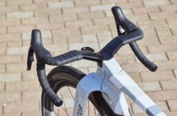 ハンドルステム