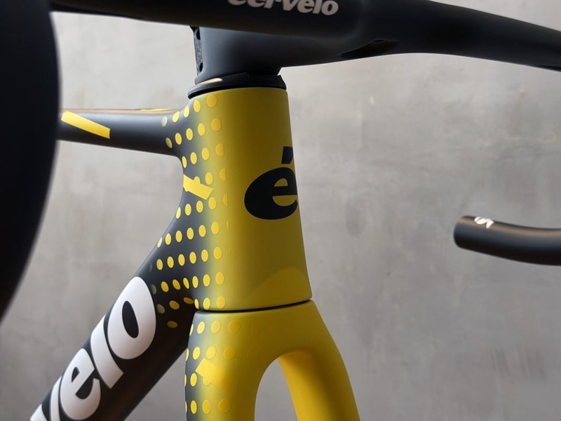 R5のヴィスマカラー