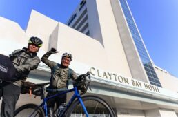 出発前の令和のやじきた