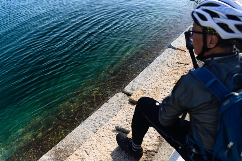 花崗岩でできた石段