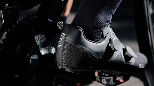 フィジーク　リラ