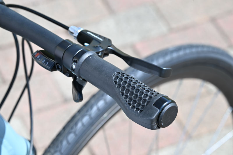 エルゴノミックハンドルグリップ