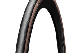 ハッチンソン・ブラックバード　ワイドタイヤ