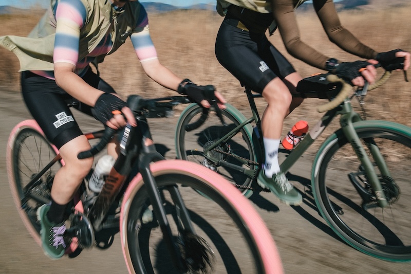 パナレーサー・グラベルキングに2026カラー