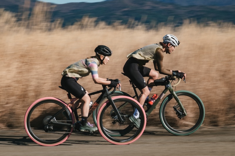 パナレーサー・グラベルキングに2026カラー