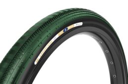 パナレーサー・グラベルキングに2026カラー