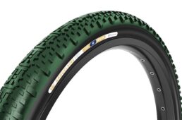 パナレーサー・グラベルキングに2026カラー