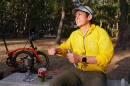 千本浜公園内でコーヒードリップ