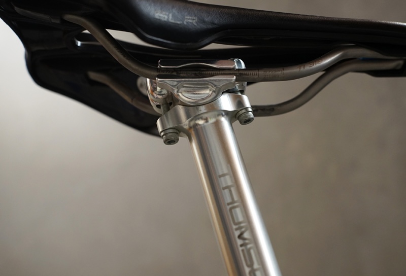 2本締めタイプのシートポスト