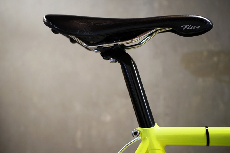 1本締めタイプのシートポスト