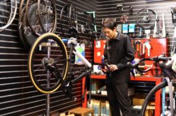 自転車を整備