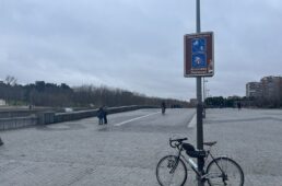 マンサナレス川沿いのサイクリングルート