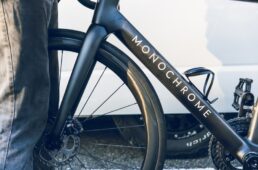 ミッション・カーボンホイール