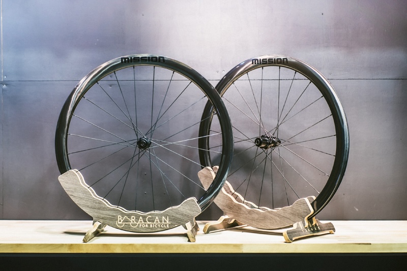 ミッション・カーボンホイール