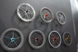 モートップのブロンプトン用ホイール