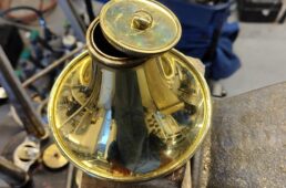 コルネットの根元にチューバのバルブキャップのネジ山を取り付け、キャップを被せる