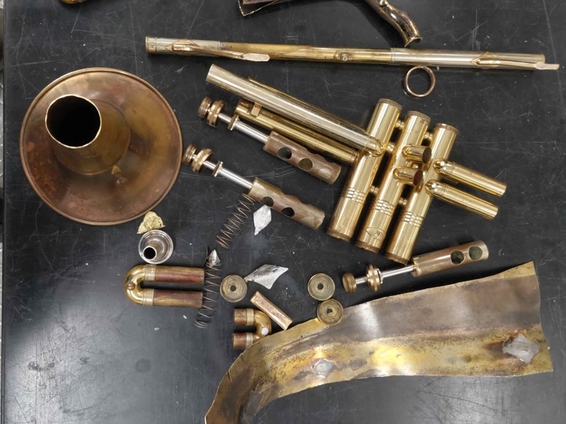 トランペット1本を解体した様子