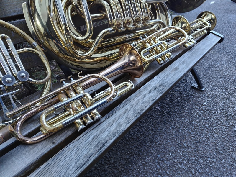 青山学院初等部トランペット鼓隊の提供楽器