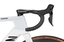 キャニオン・アルティメットCFR ENVE