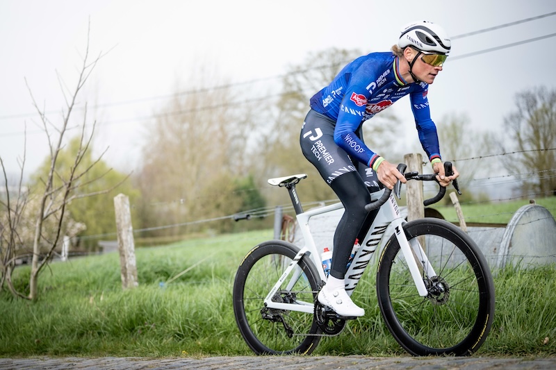 キャニオン・新型エンデュレース CFR