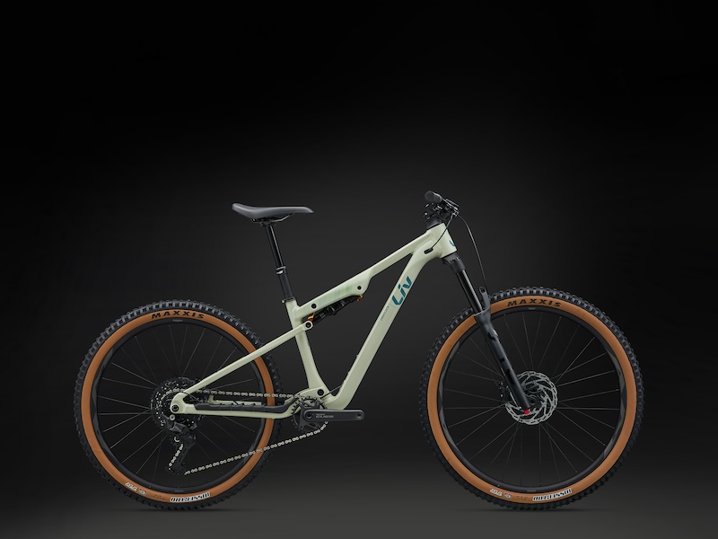 Liv 新型エンボルデン