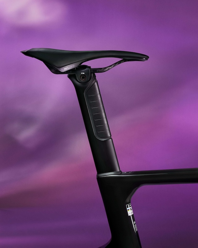 キャニオン・新型エンデュレース CFR