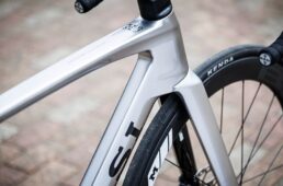 ヘッドチューブ