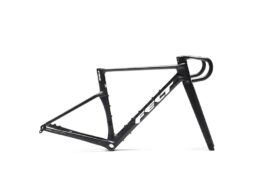 フェルト 新型BREED