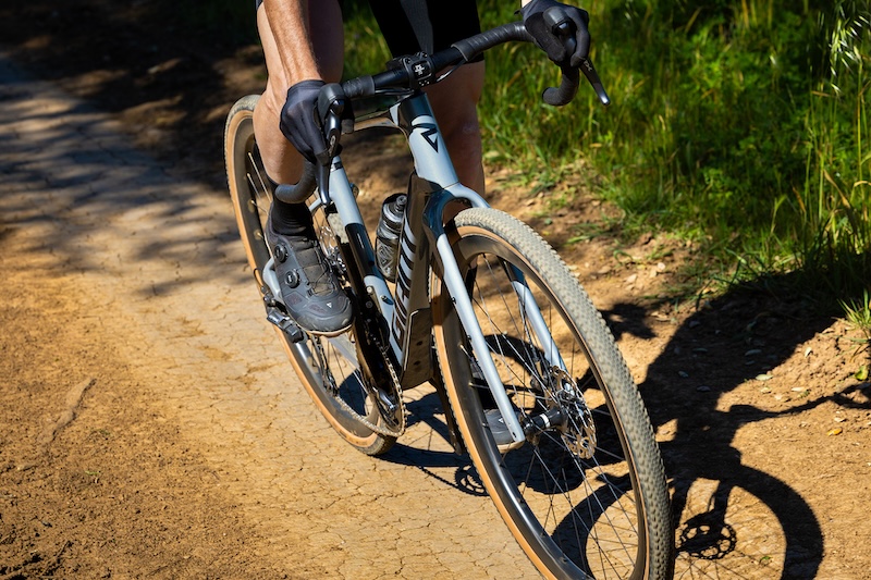 ジャイアント　SURGE／CHARGE