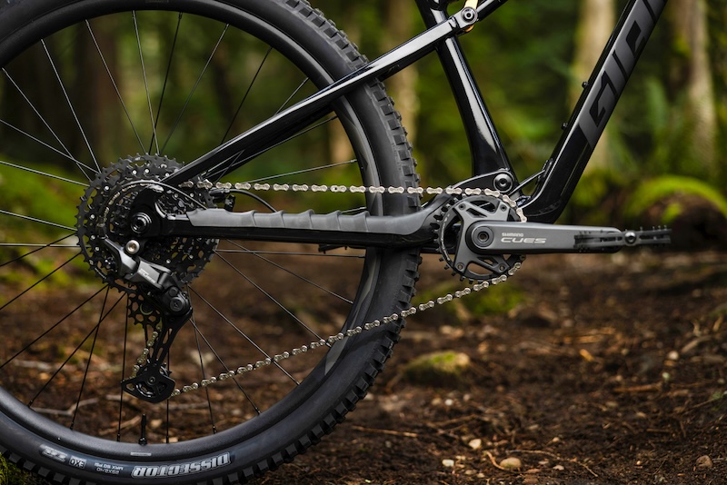 ジャイアント 新型スタンス