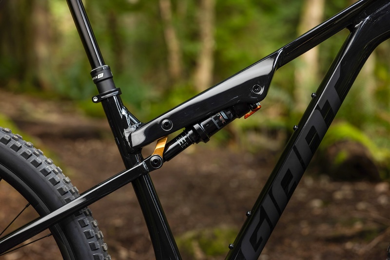 ジャイアント 新型スタンス