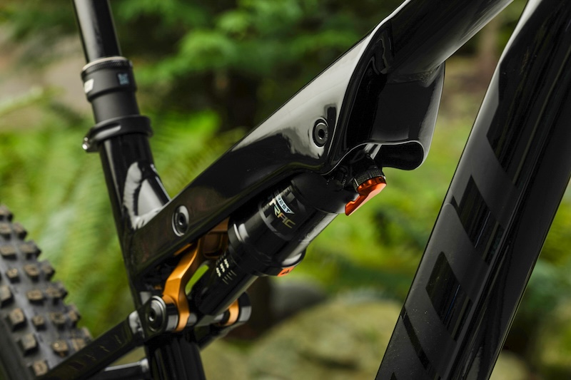 ジャイアント 新型スタンス