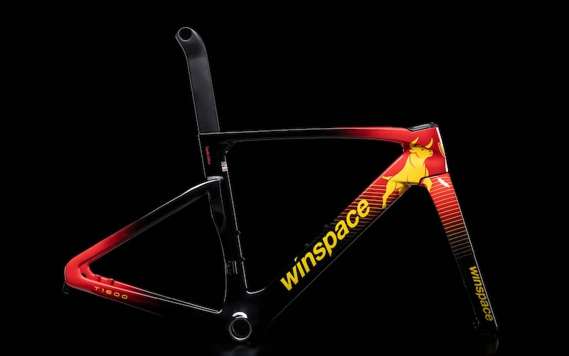 ウィンスペース T1600 ブエルタレッド