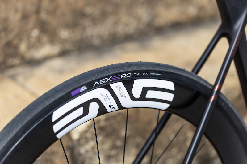 キャニオン・アルティメットCFR ENVE