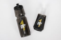 アミノバイタルワンのボトルとソフトフラスク