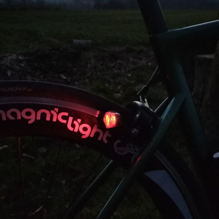 非接触で発電する充電不要の自転車ライト「マグニックライト」が日本上陸！｜サイクルスポーツがお届けするスポーツ自転車総合情報サイト ...