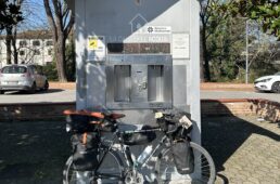 トスカーナの自動販売式の水場