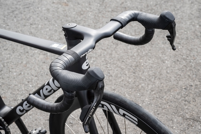 ワンピース構造のハンドルバー