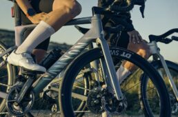 キャニオン　エンデュレース CF SLX／CF
