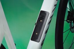 キャニオン　エンデュレース CF SLX／CF